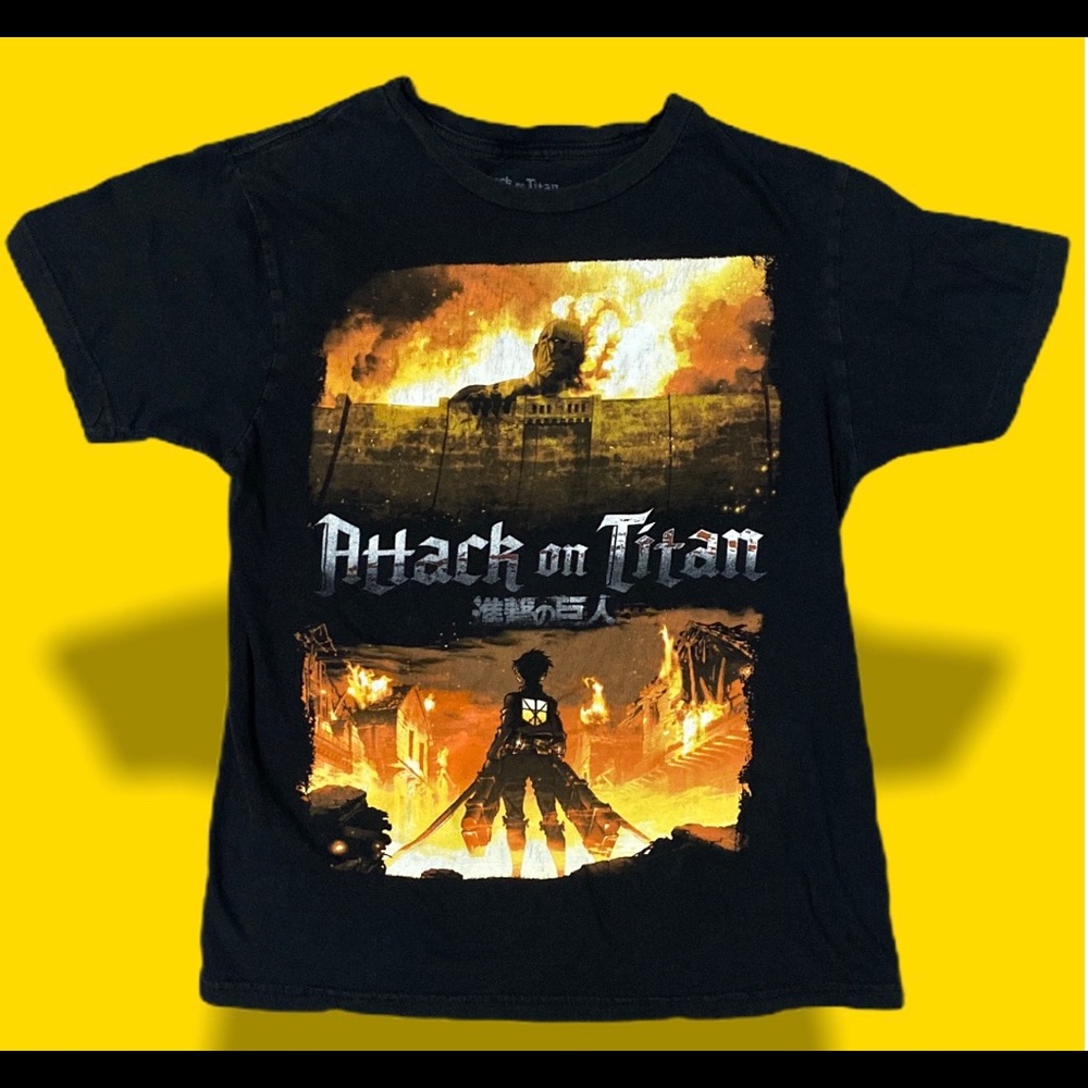Attack on titan black T-shirt